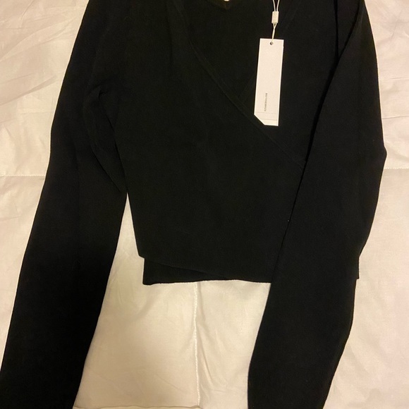 525 America BRAND NEW WITH TAGS Long sleeve wrap top - Picture 9 of 10